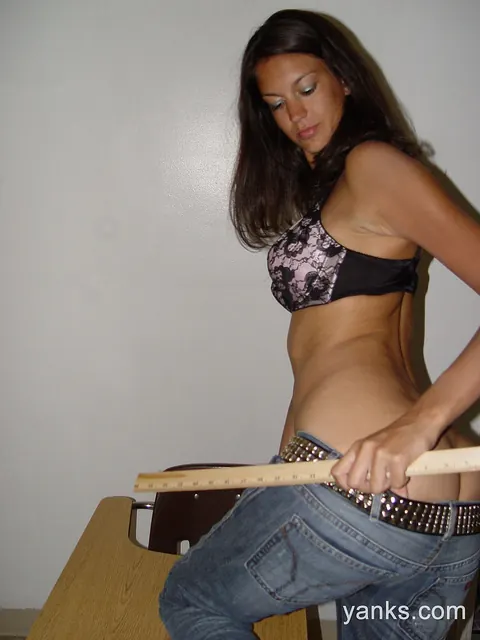 Woman Touches Herself and Rides a Dildo – photo 7 of 17