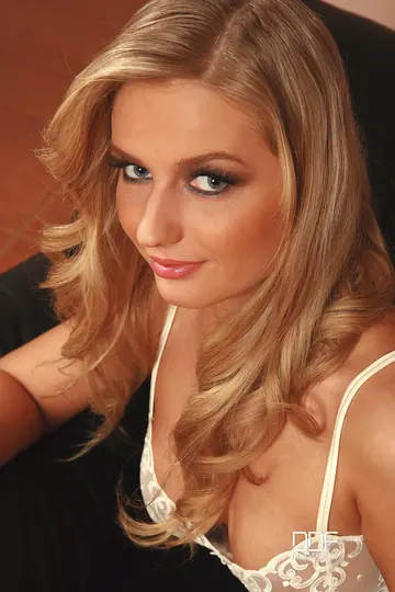 Thick Blonde Masturbates with a Dildo and Fingers Her Pussy in Stockings