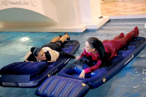 Two Women Strip and Fuck with a Dildo in the Pool – photo 6 of 15