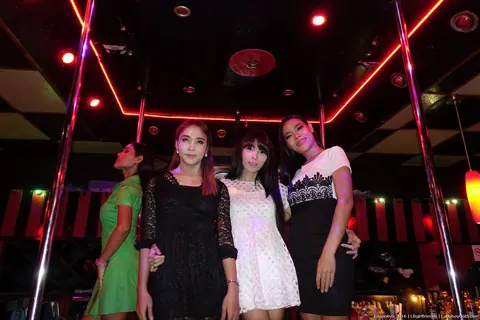 Thai Trans Woman Slips Out of Her Clothes and Poses Fully Nude – photo 5 of 16