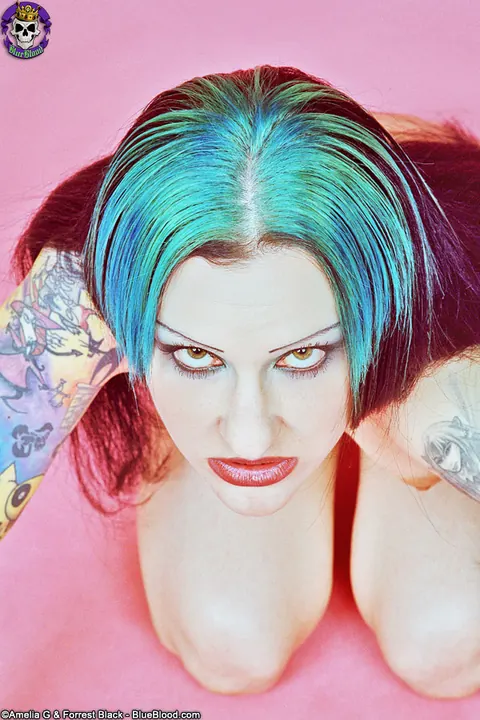 Jen Vixen: Pale Thick MILF Smears Fake Blood Over Tattooed Body – photo 14 of 15
