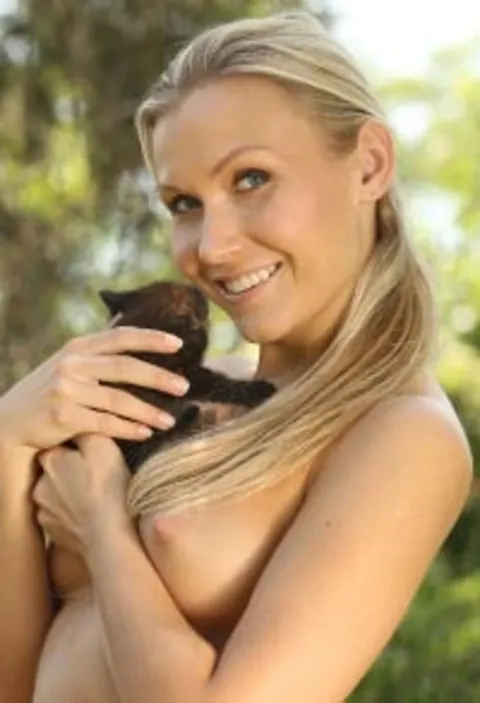 Lizzy Merova: Blonde with Small Natural Tits Spreads Her Legs Outdoors – photo 21 of 21