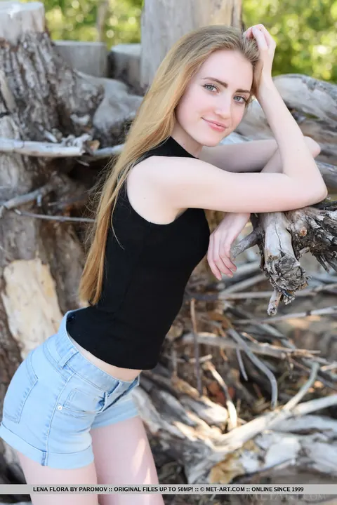 Lena Flora: Blonde European Strips Out of Her Shorts on the Beach – photo 1 of 18