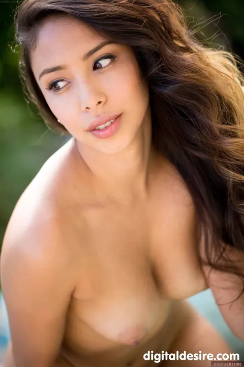 Alexis Love: Latina Shows Her Big Natural Tits Outdoors – photo 15 of 21