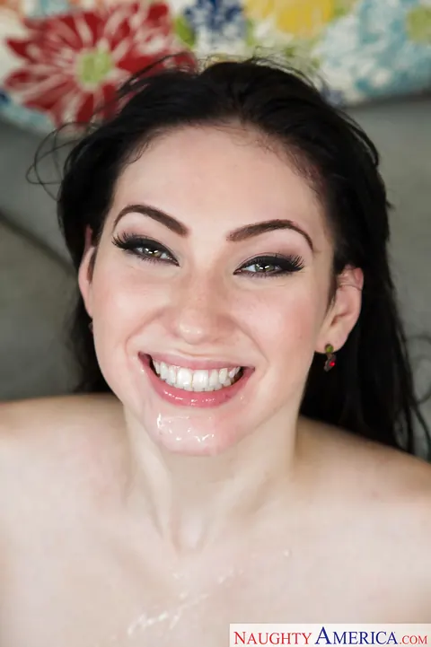 Aria Alexander: Brunette in Shorts Deepthroats and Gets a Facial – photo 11 of 12