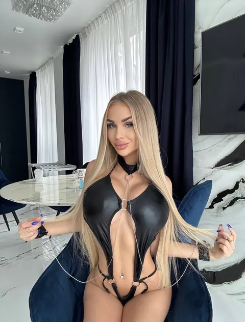 Slim Ukrainian Blonde with Big Tits Poses in Lingerie and a Bikini – photo 8 of 10