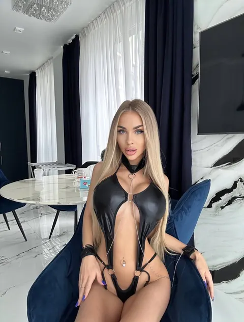 Slim Ukrainian Blonde with Big Tits Poses in Lingerie and a Bikini – photo 2 of 10