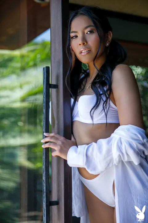 Jada Kai: Thick Asian Brunette Shows Her Big Tits and Ass Outdoors – photo 5 of 21
