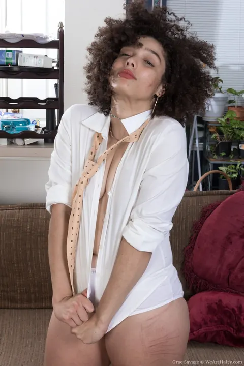 Grae Savage: Hairy BBW Fingers Her Furry Pussy and Shows Armpits – photo 5 of 18