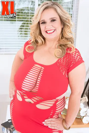 Cami Cooper – Blonde MILF with Big Tits Has a Threesome in a Dress