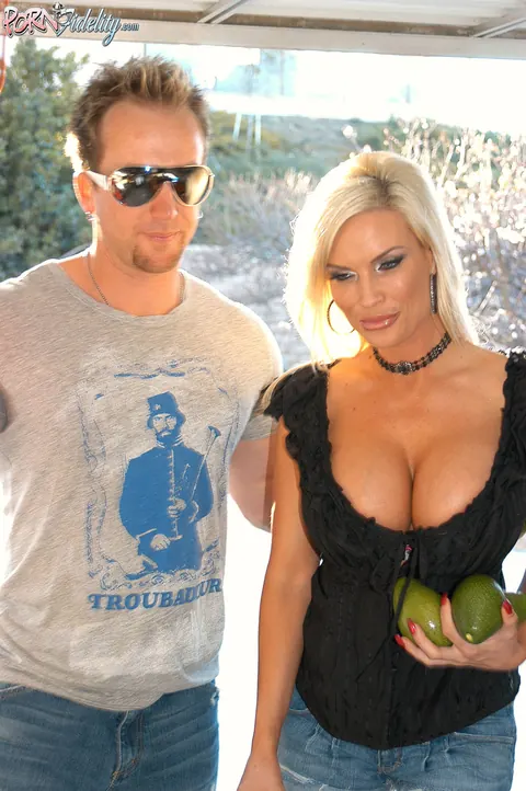 Diamond Foxxx: Slim Blonde MILF with Big Tits Rides for a Creampie – photo 3 of 21