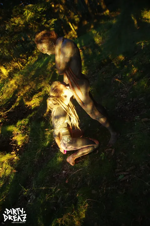 Anuskatzz: Tattooed Thick Brunette Gets Fucked Anally on the Forest Floor – photo 11 of 16