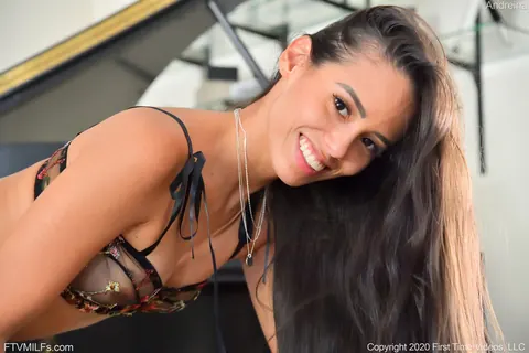 Andreina De Luxe: Pale Colombian Brunette Rides a Dildo – photo 4 of 20