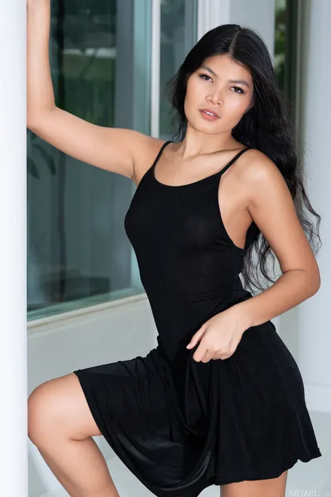 Asian Brunette Poses Nude in Glamour Set – photo 4 of 21