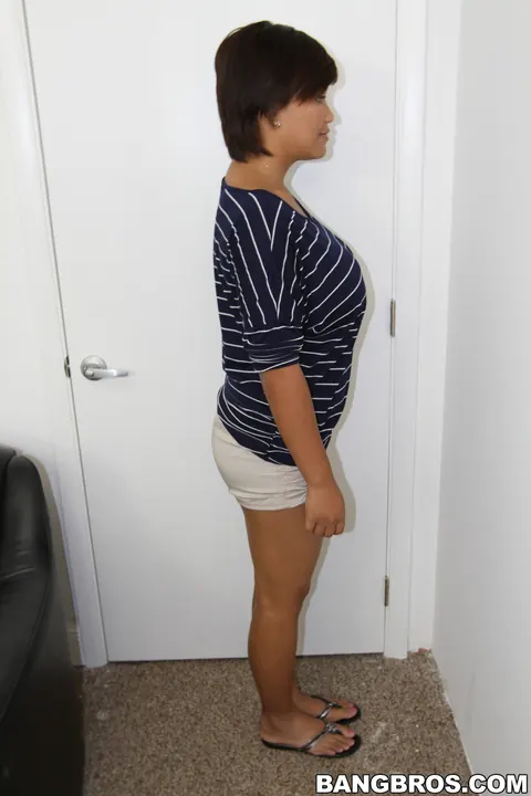 Reina Lee: Short-Haired Latina Lesbian Auditions with Pussy Licking and Fingering – photo 3 of 16
