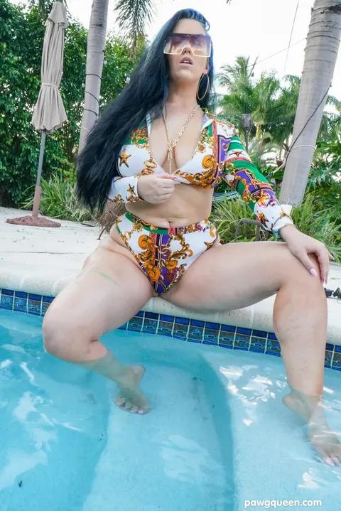 Ryan Smiles: Brunette BBW Oils Up Her Big Tits and Ass by the Pool – photo 17 of 21