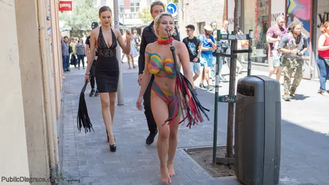 Sienna Day & Tina Kay: Busty Woman Endures Bondage and Fisting in Public – photo 6 of 21