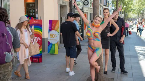 Sienna Day & Tina Kay: Busty Woman Endures Bondage and Fisting in Public – photo 5 of 21