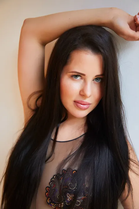Cassie Fire: Russian Brunette in High Heels Spreads Her Pussy – photo 2 of 21