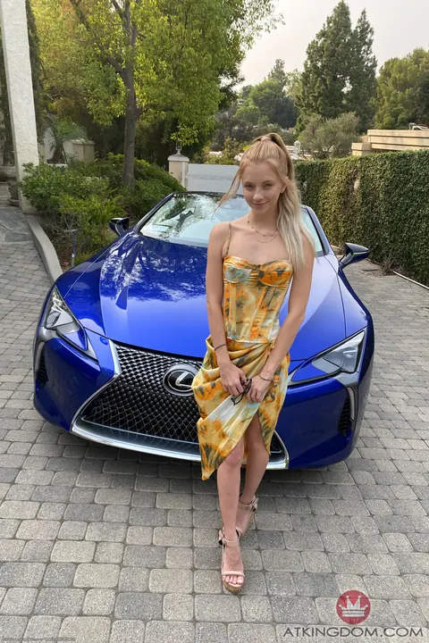 Riley Star: Petite Blonde Spreads Her Legs in a Car – photo 1 of 20