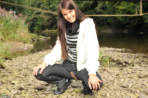 Suzie Carina: Czech MILF Bares Her Tits and Ass in Jeans Outdoors – photo 9 of 16
