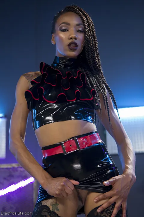 Ella Nova & Nikki Darling: Ebony Lesbian Dominates Blonde in Latex Bondage – photo 2 of 21