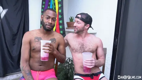Two Men Kiss and Fuck in Interracial Sex – photo 1 of 21
