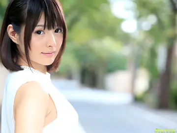 Japanese Babe Gets Toyed and Fucked to a Creampie