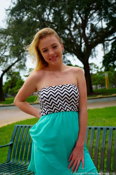 Dixie Lynn: Petite Blonde Lifts Her Dress and Spreads Outdoors – photo 17 of 21