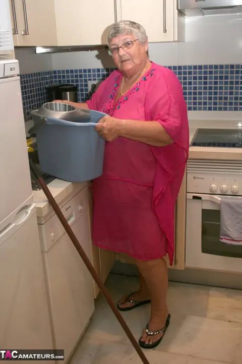 BBW Brunette Poses Nude in the Kitchen – photo 2 of 20