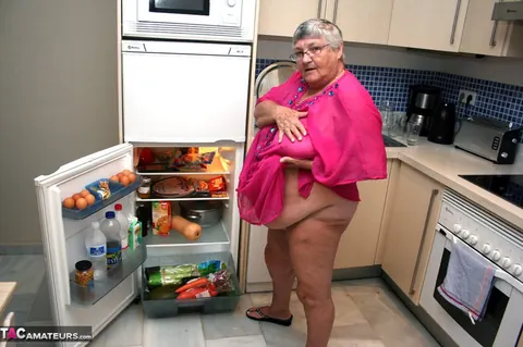 BBW Brunette Poses Nude in the Kitchen – photo 7 of 20