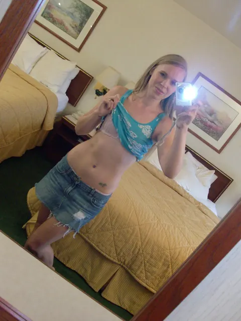 Amateur Woman Strips for Mirror Selfies and Fucks Her Partner – photo 7 of 21