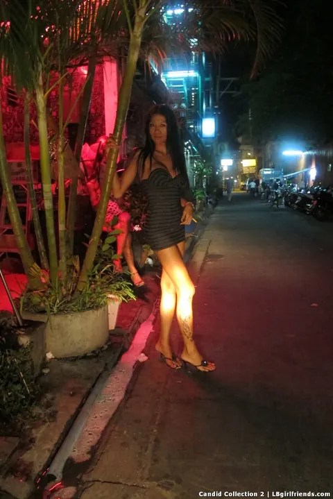 Thai Trans Woman Kisses Partner and Gets Fucked – photo 6 of 17