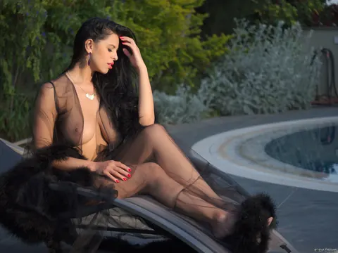 Kira Queen: Russian MILF in Lingerie Poses Outdoors with Big Natural Tits – photo 2 of 16