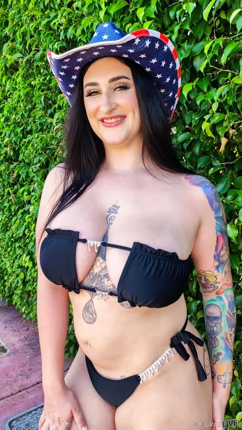 Avalon Mira: Curvy Brunette MILF in a Bikini Takes Double Penetration Outdoors – photo 2 of 15