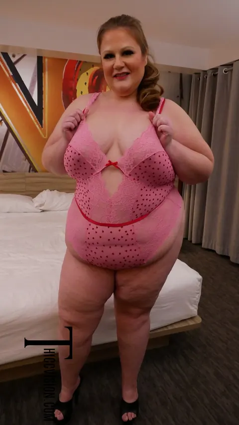 Curvy MILF Has Interracial Sex – photo 16 of 17