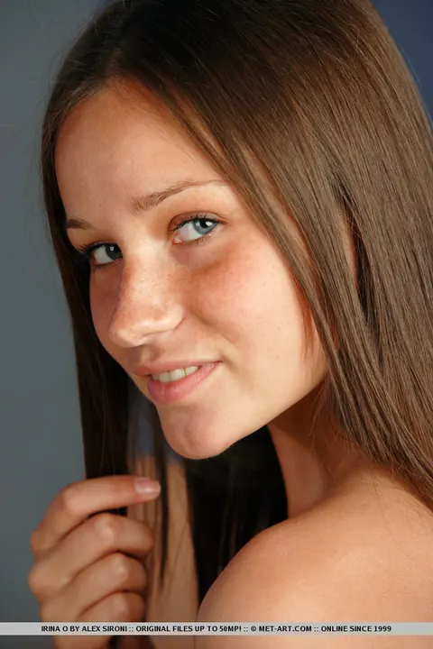 Irina O: Russian Blonde Spreads Her Shaved Pussy – photo 18 of 18