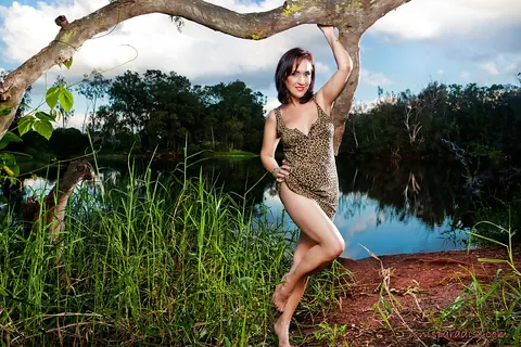 Roni Ford: Thick Asian MILF in Pantyhose and Heels Spreads Her Legs Outdoors – photo 16 of 16