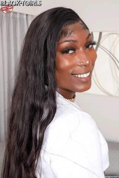 Thick Ebony Trans Woman Fucks and Kisses Her Partner – photo 3 of 16