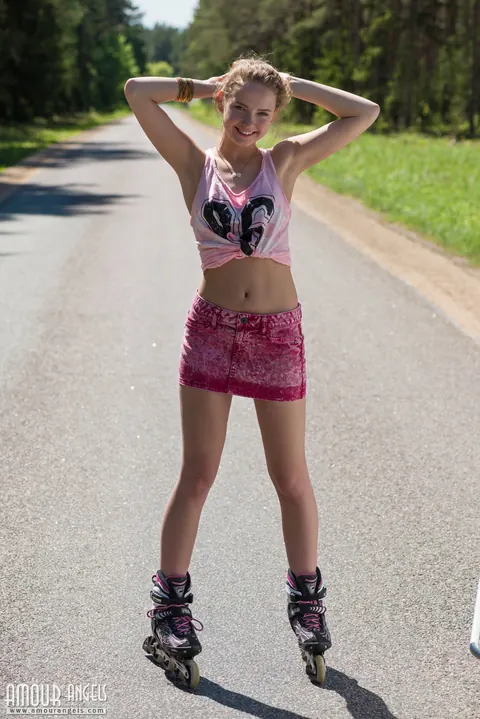 Faina Bona: Blonde Strips Naked and Flashes Her Shaved Pussy Outdoors – photo 3 of 20