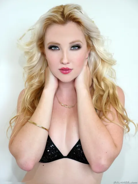 Samantha Rone: Blonde in Lingerie and Bikini Strokes Multiple Cocks in a Group – photo 7 of 14