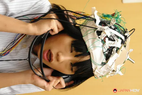 Ruri Kinoshita: Tall Japanese Brunette Swallows Cum After a Blowjob – photo 7 of 20