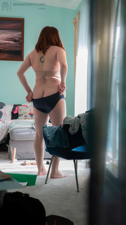 BBW Australian Redhead Strips Out of Her Shorts – photo 8 of 20