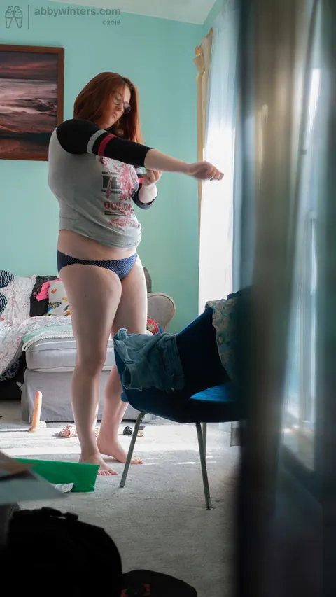 BBW Australian Redhead Strips Out of Her Shorts – photo 12 of 20