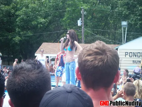 Busty Woman Strips Off Her Skirt Under the Open Sky – photo 2 of 12