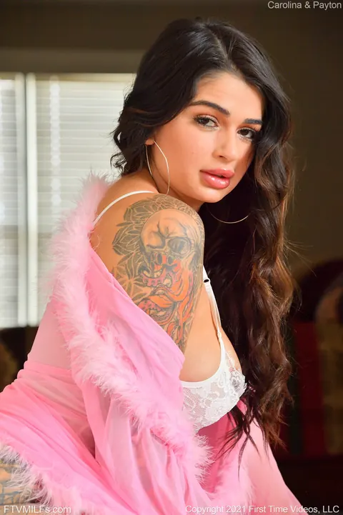 Carolina Cortez: Tattooed Latina MILF Poses in Lingerie and Heels – photo 17 of 20