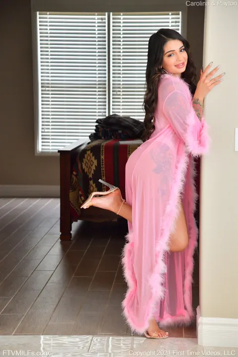Carolina Cortez: Tattooed Latina MILF Poses in Lingerie and Heels – photo 2 of 20