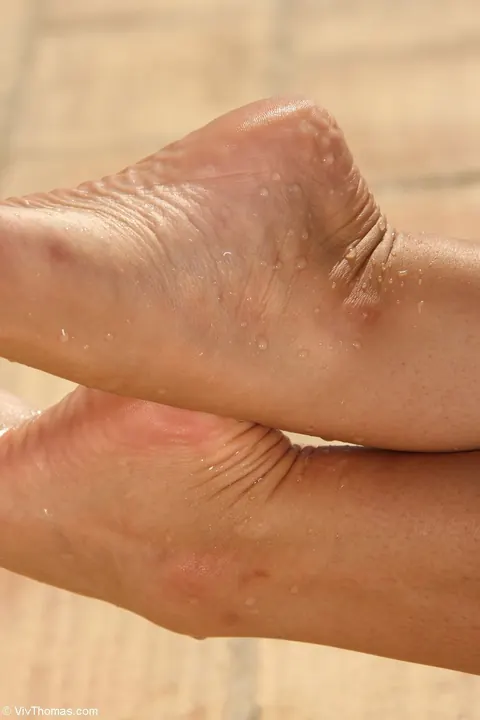 Women in High Heels Lick and Finger by the Pool – photo 4 of 21
