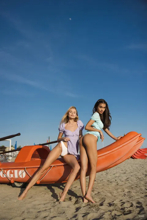 Nancy A: Czech and Ukrainian Lesbians Finger and Lick on the Beach – photo 6 of 21