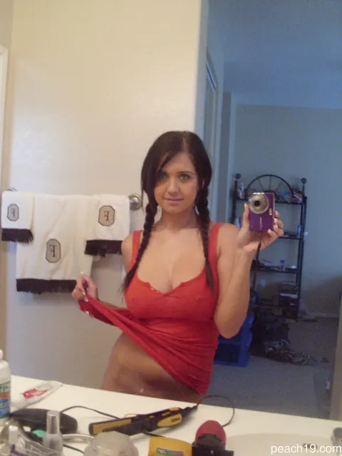 Chrissy Marie: Thick Brunette with Big Natural Tits Fingers Herself and Spreads – photo 8 of 15